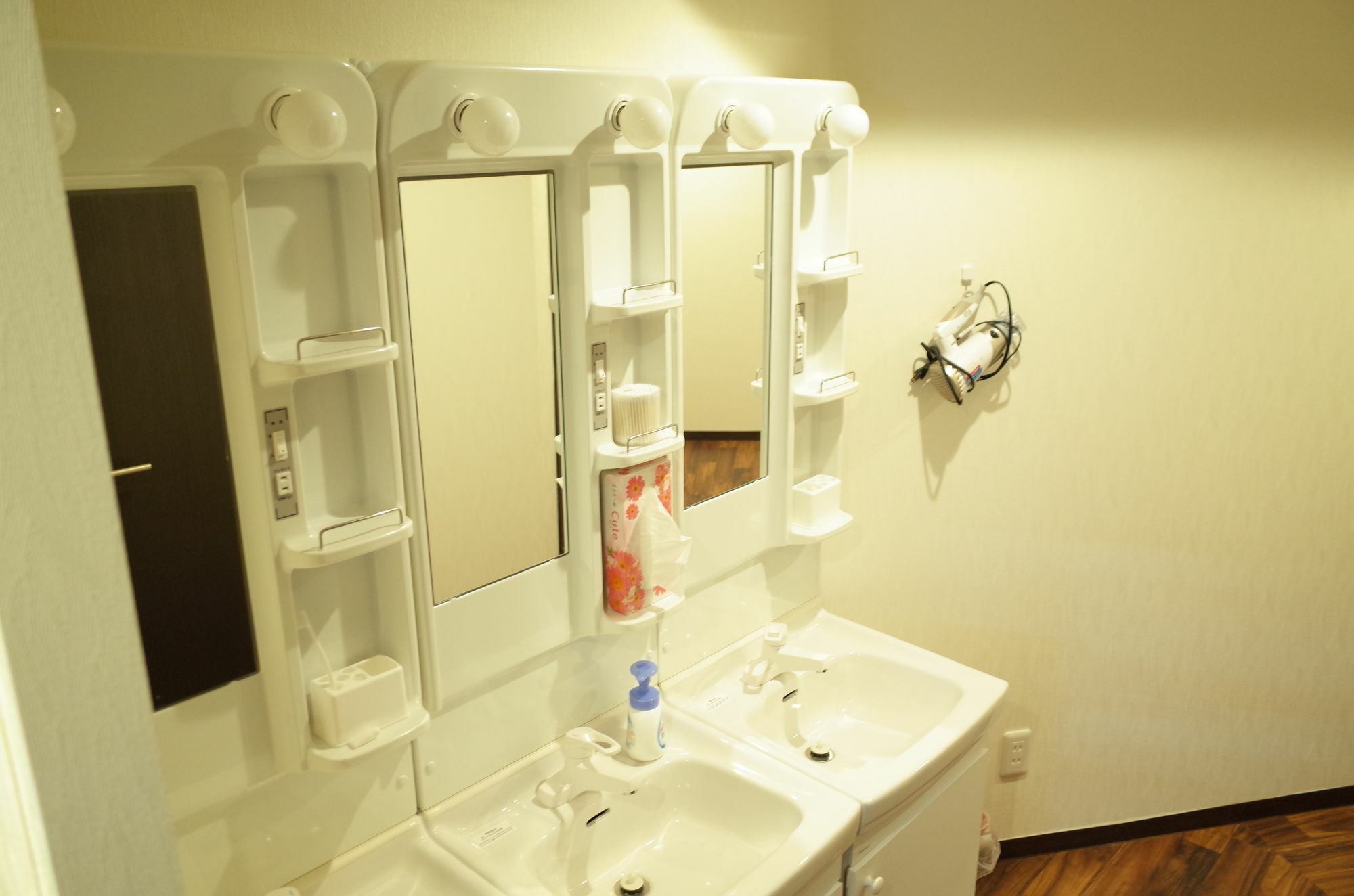 Hotel Bnb+ Shinjuku Castle - Tóquio